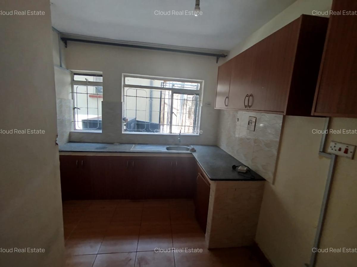 4 Bed House with Garden in South C - 5