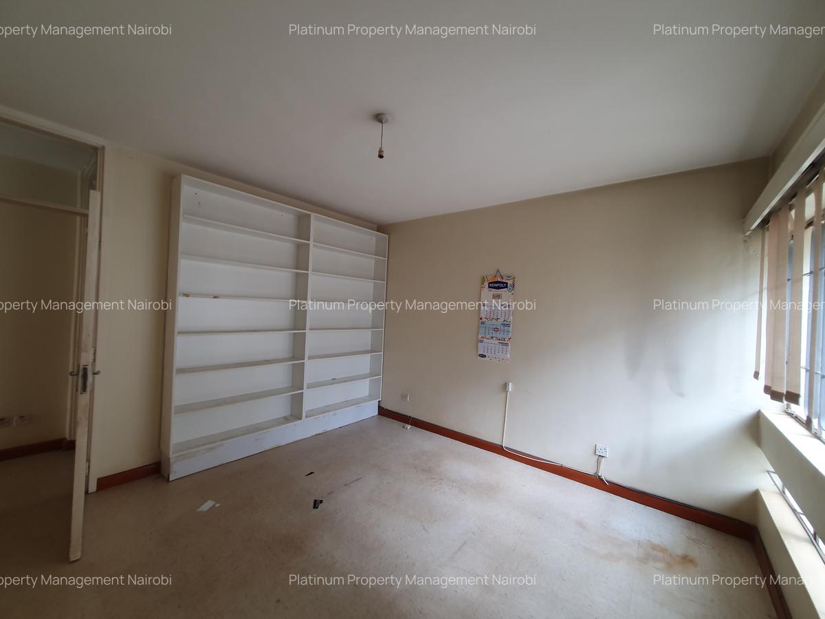 3 Bed House with Garden at Maua Close - 15
