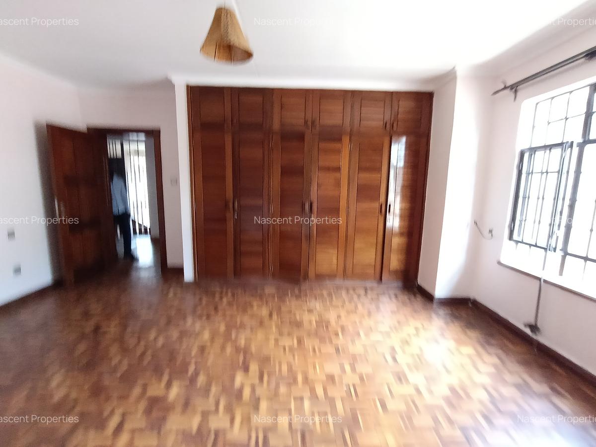 4 Bed Townhouse with En Suite in Spring Valley - 15