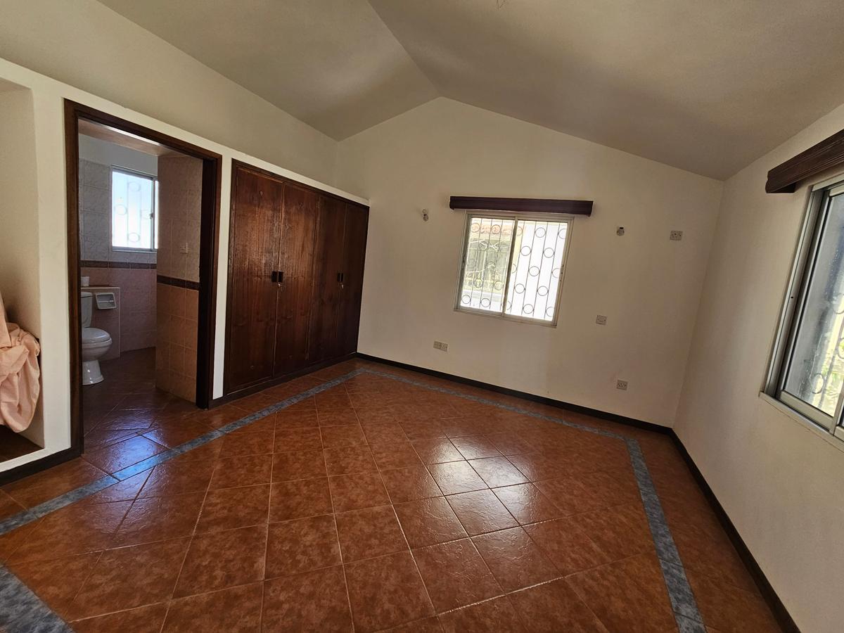 4 Bed House with En Suite in Nyali Area - 16