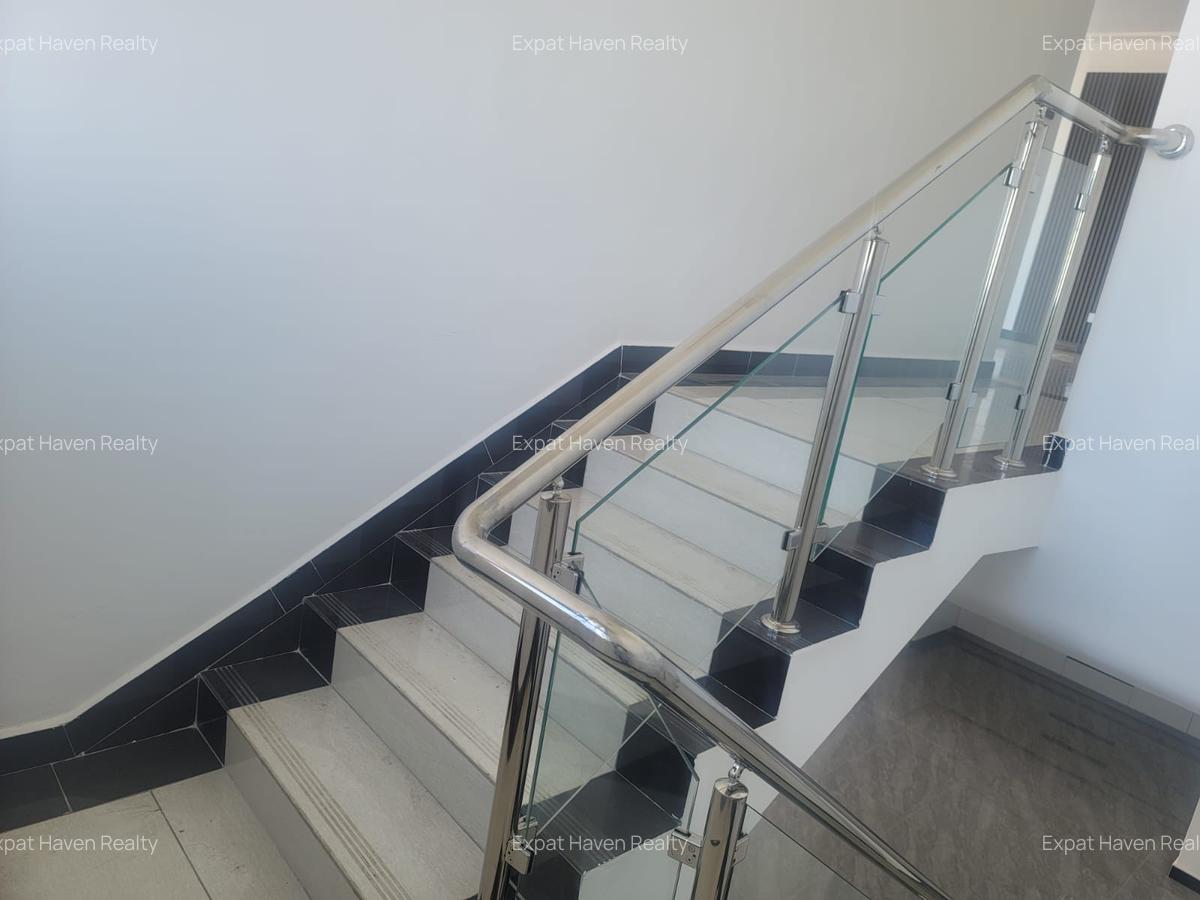 Serviced 4 Bed Apartment with En Suite at Valley Arcade - 12