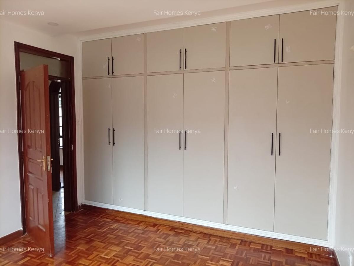 4 Bed Townhouse with En Suite at James Gichuru - 11