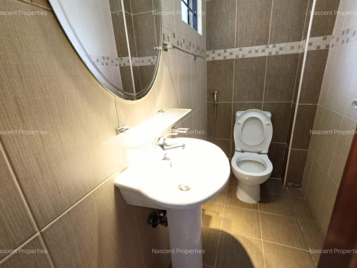 5 Bed Townhouse with En Suite in Lavington - 14