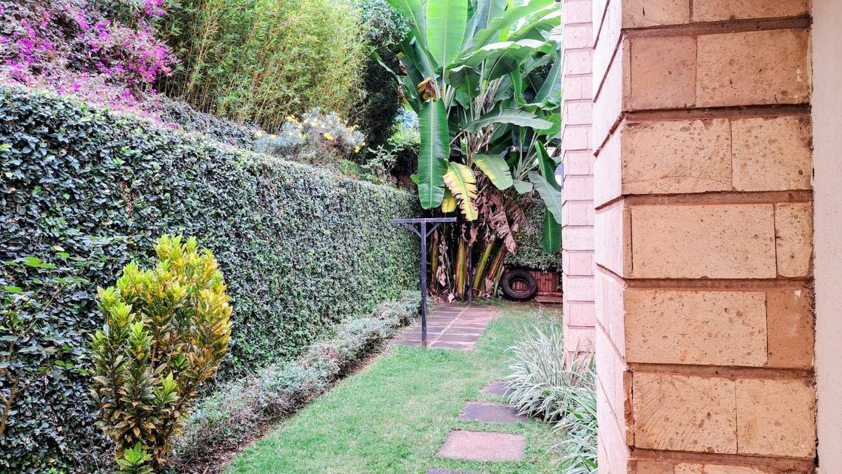 4 Bed Townhouse with En Suite in Kitisuru - 15