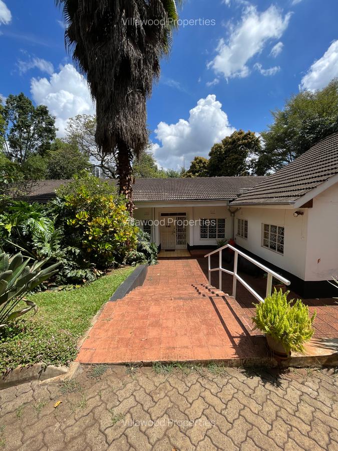 4 Bed Villa with En Suite in Spring Valley - 4