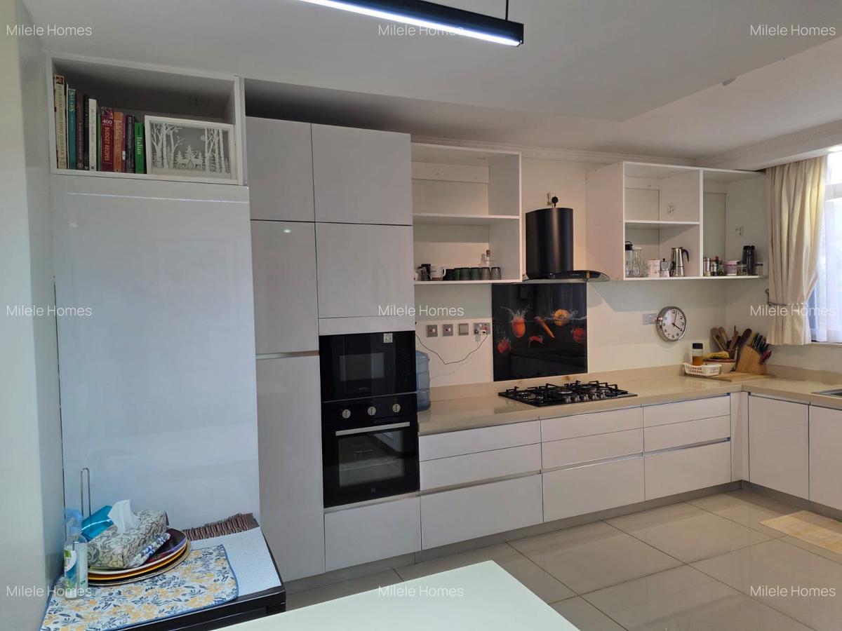 Serviced 3 Bed Apartment with En Suite at 6Th Avenue - 6