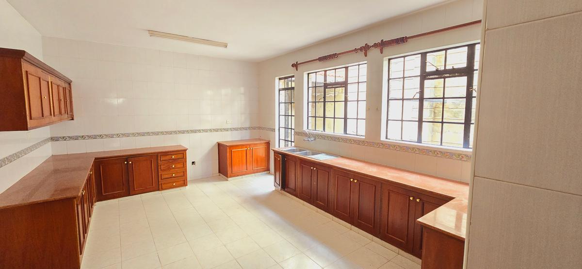 4 Bed Townhouse with En Suite at Off Gitanga Road - 18