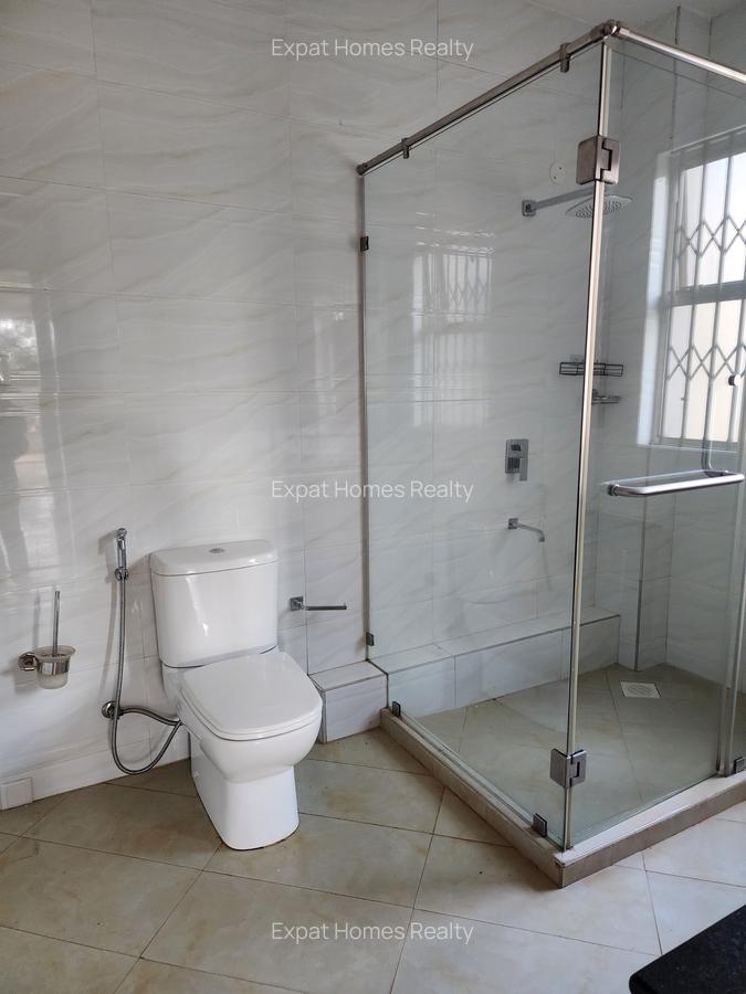 5 Bed Villa with En Suite in Lavington - 5