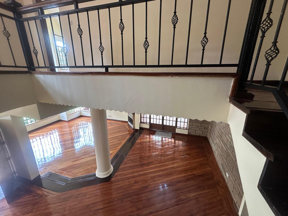 5 Bed Villa with En Suite at Lavington - 10