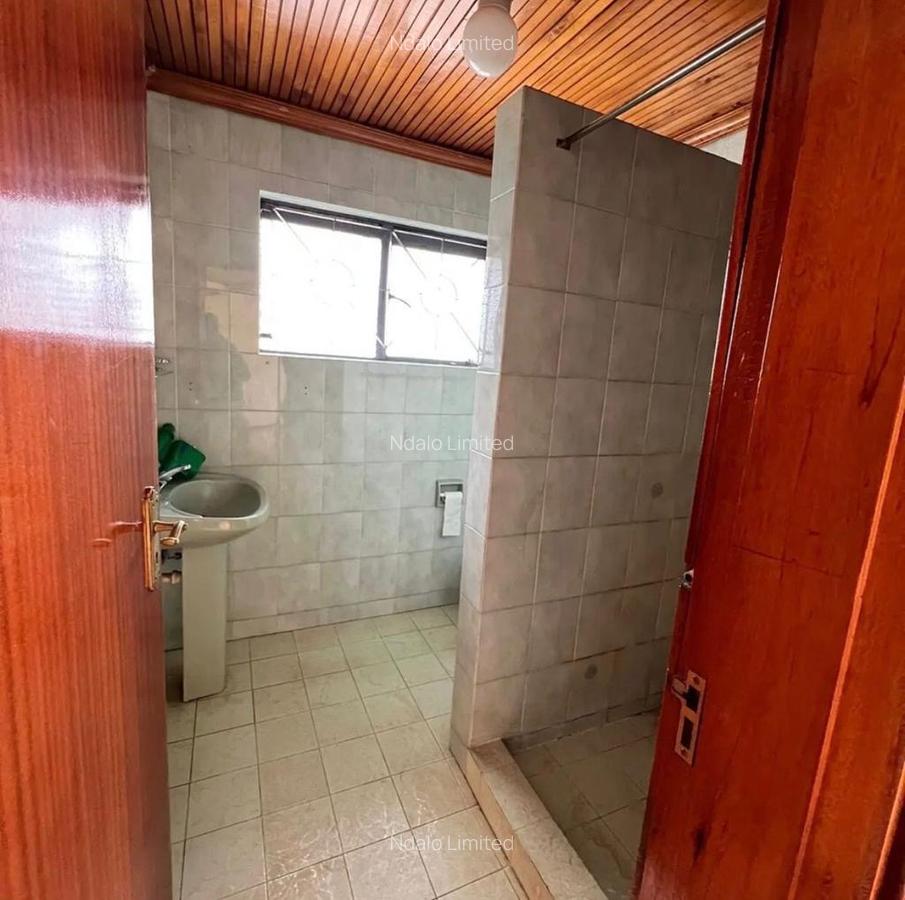 4 Bed Townhouse with En Suite at Lavington - 6