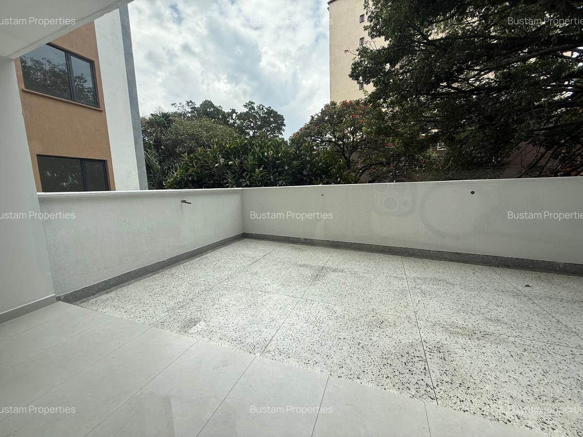 3 Bed Apartment with En Suite in Brookside - 7