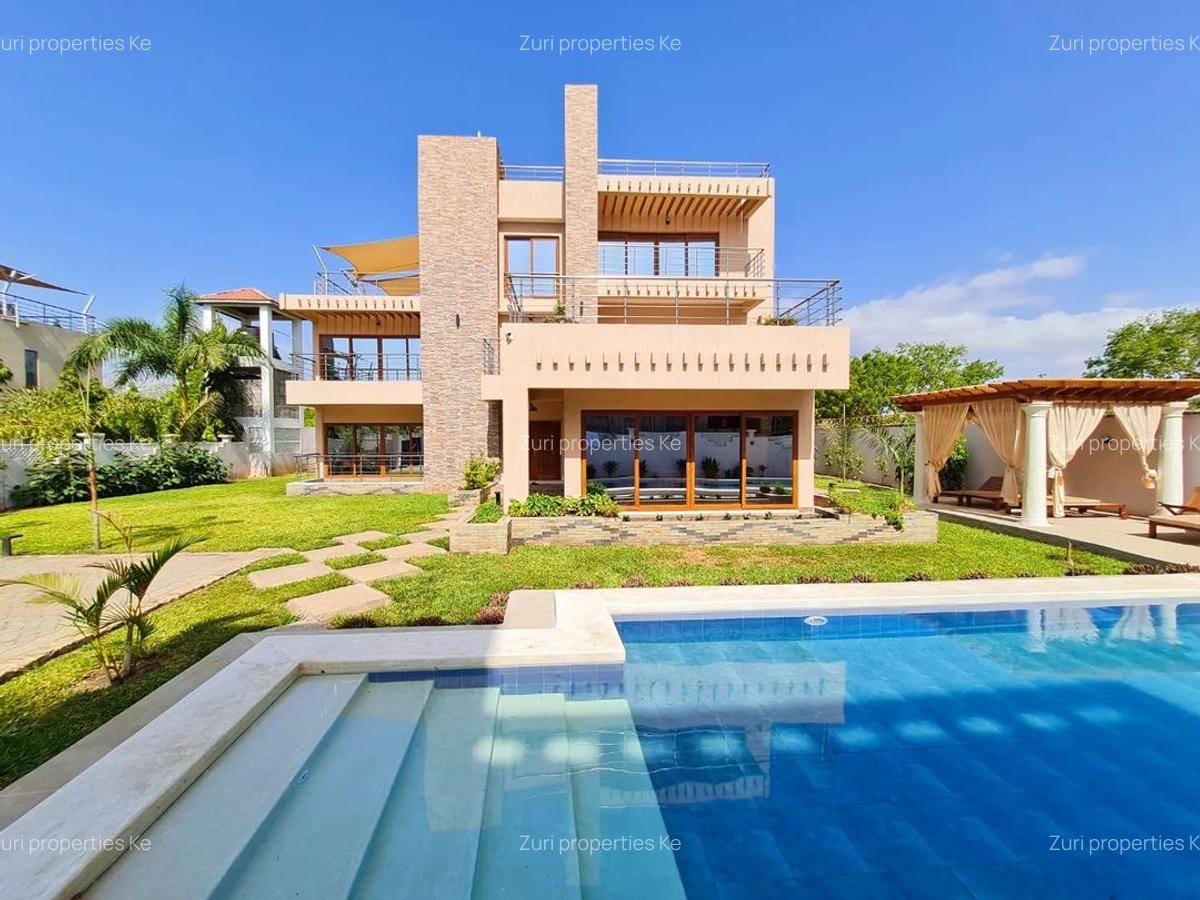 5 Bed House with En Suite at Diani - 1