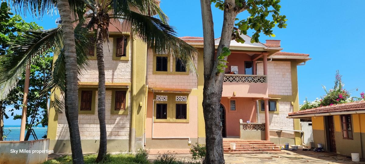 4 Bed Villa with En Suite at Kanamai - 5