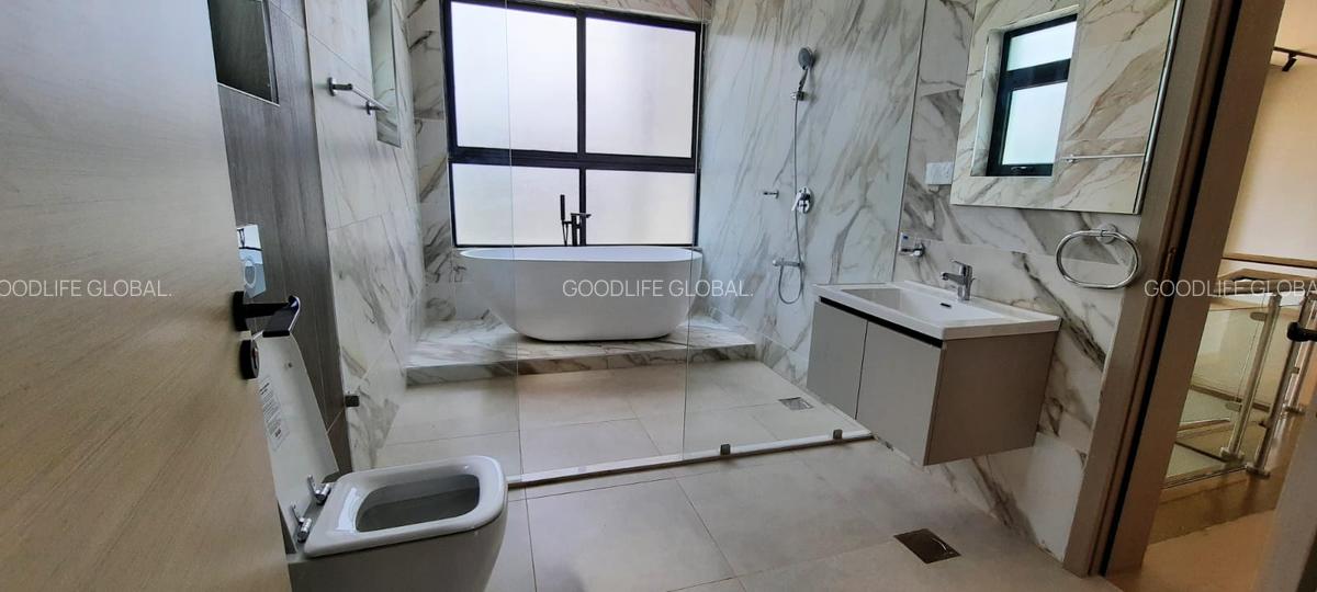 4 Bed Villa with En Suite in Lavington - 14