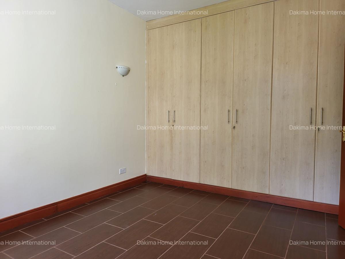 4 Bed House with En Suite in Runda - 8