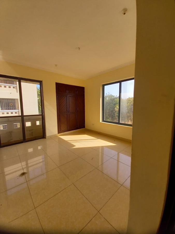 3 Bed Apartment with En Suite in Nyali Area - 8