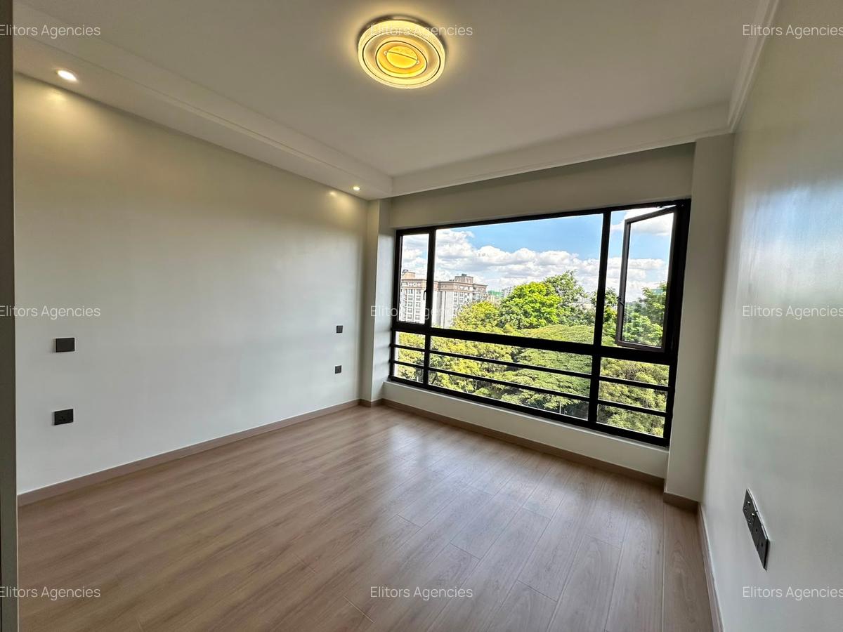 2 Bed Apartment with En Suite at Riverside Drive - 15
