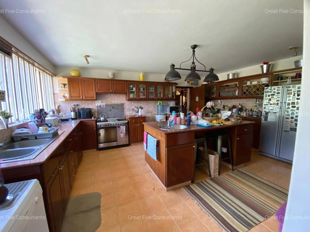 5 Bed Villa with Staff Quarters in Runda - 6