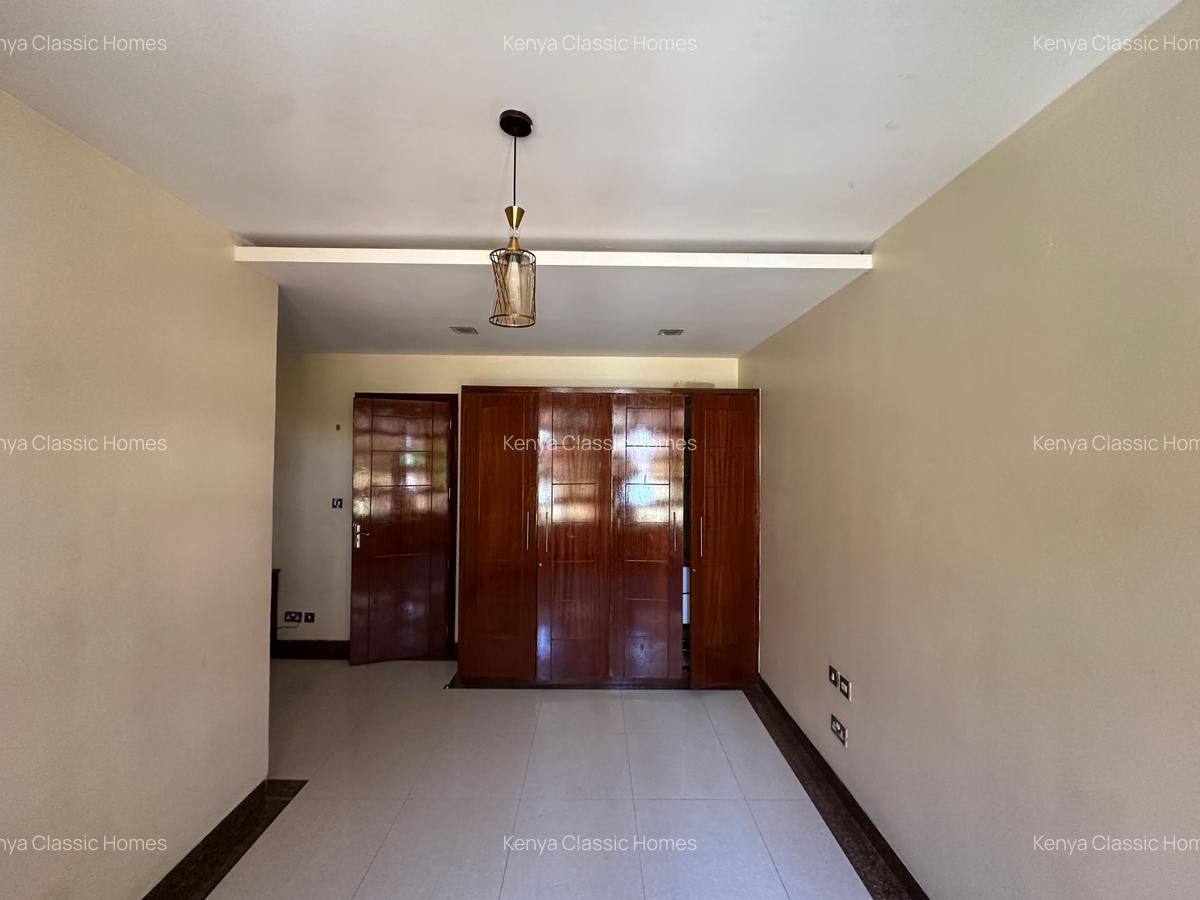 4 Bed Apartment with En Suite at Lavington - 17