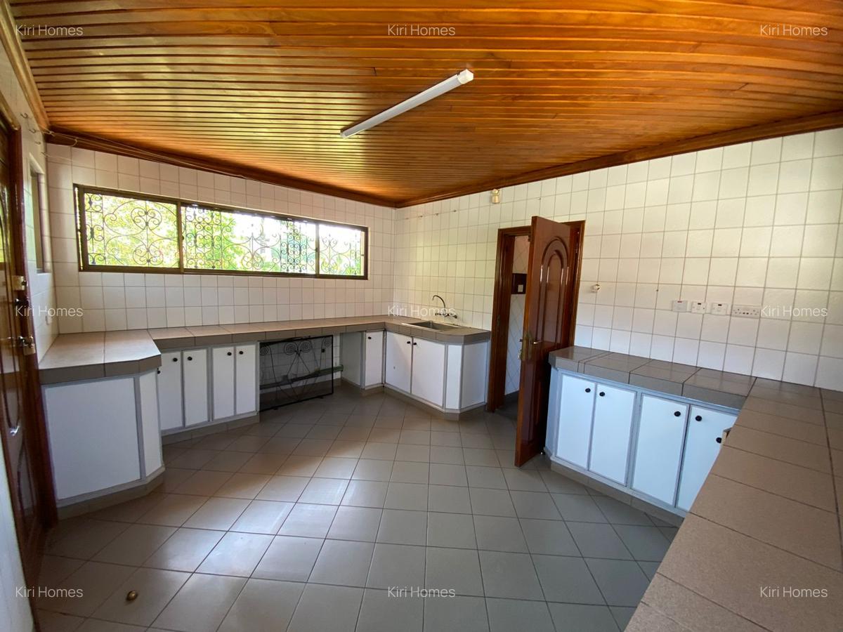 7 Bed Townhouse with En Suite in Gigiri - 2