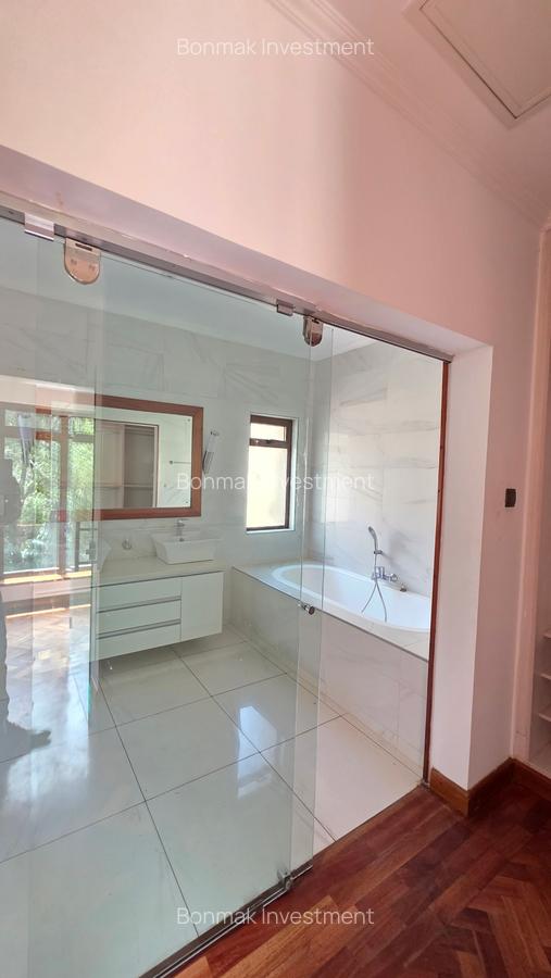 5 Bed Townhouse with En Suite at Chalbi Drive - 18