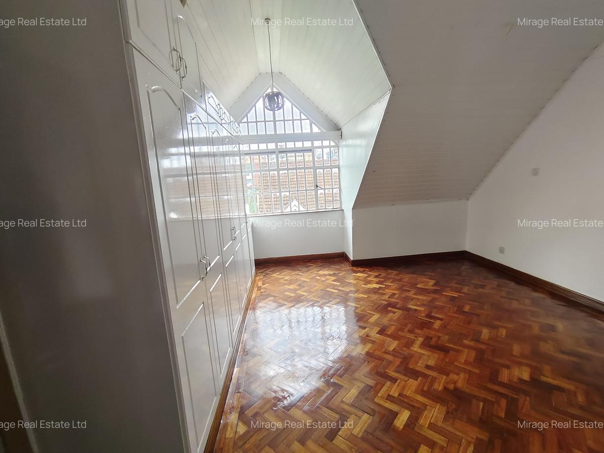4 Bed Apartment with Swimming Pool in Kilimani - 13