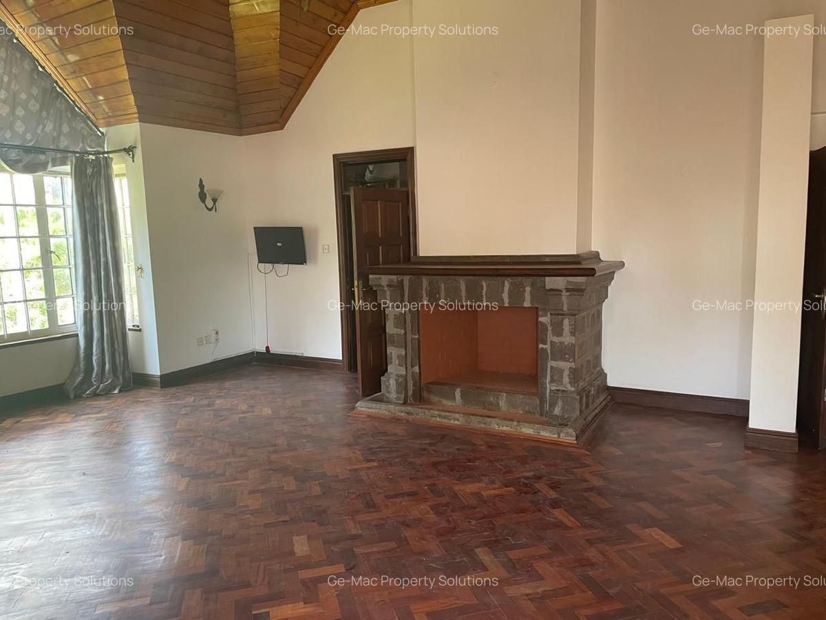 5 Bed House with En Suite in Runda - 4