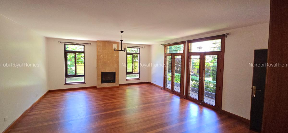 6 Bed Townhouse with En Suite at Lavington Green - 12