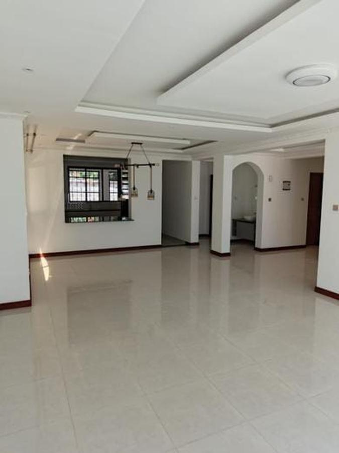5 Bed Townhouse with En Suite in Lavington - 11