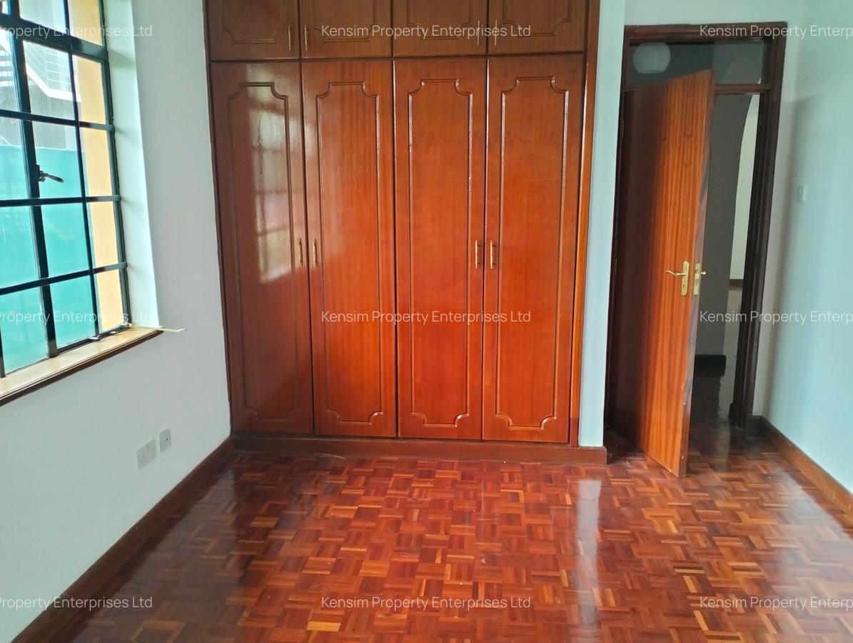 4 Bed Townhouse with En Suite in Lavington - 17