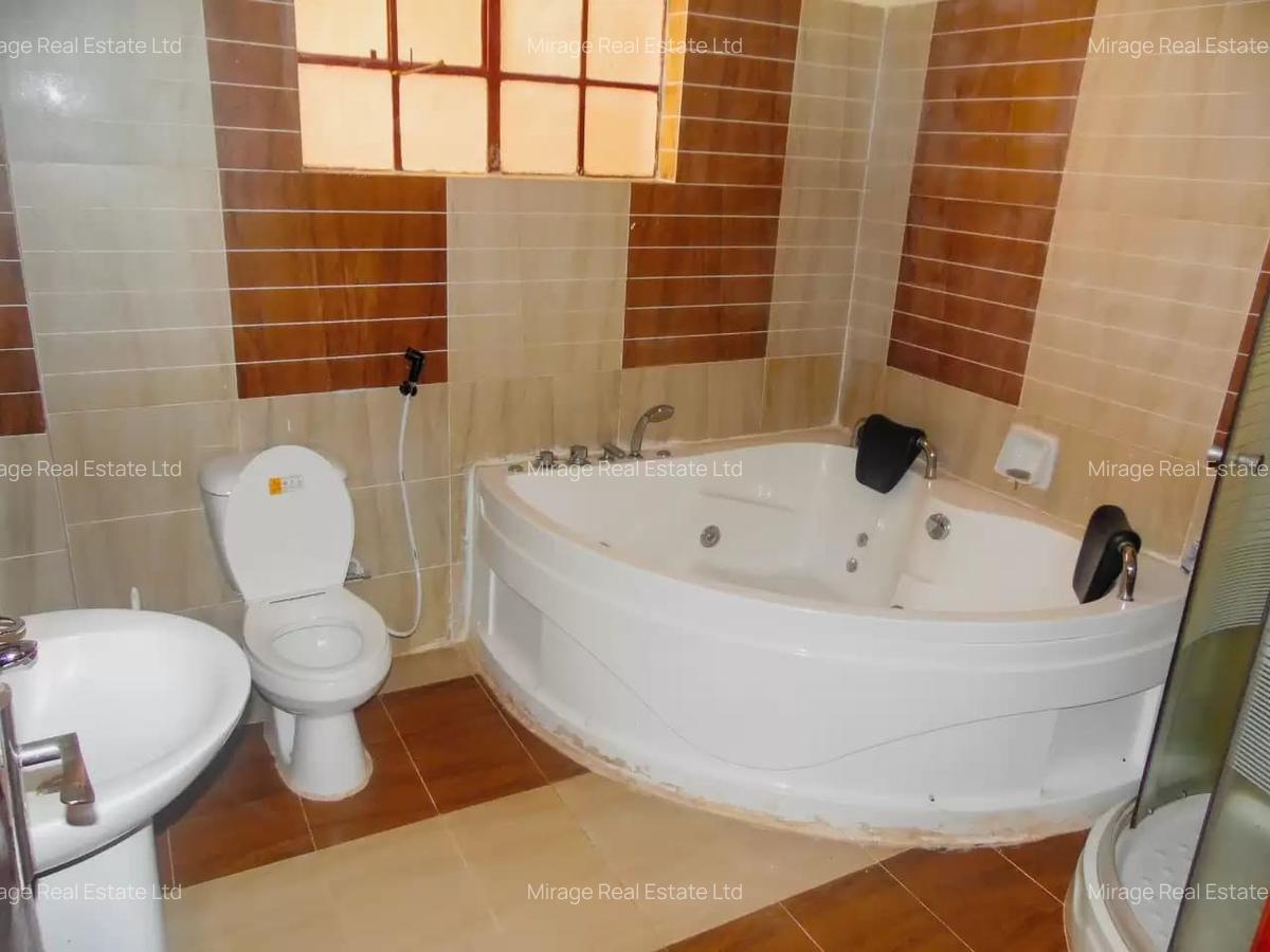 3 Bed Apartment with Swimming Pool in Riverside - 12