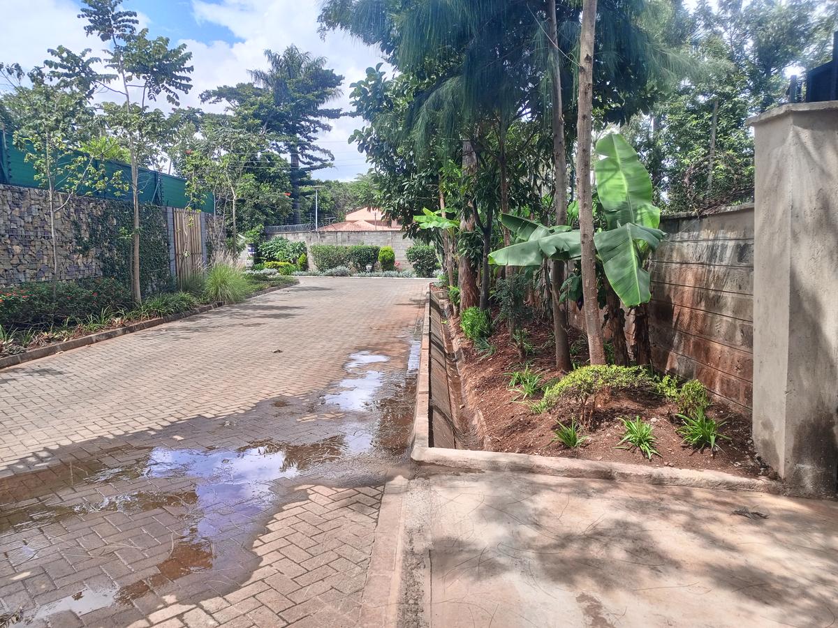 5 Bed House with En Suite at Nyari Estate - 19