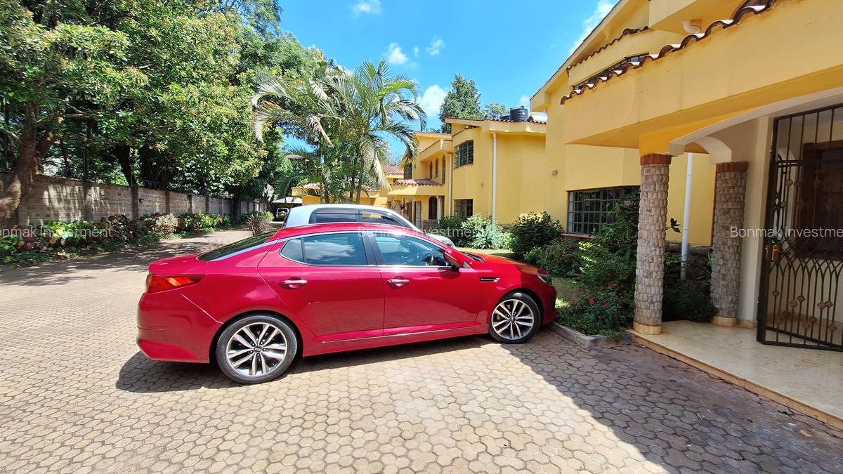 4 Bed Townhouse with En Suite at Lavington Green - 5