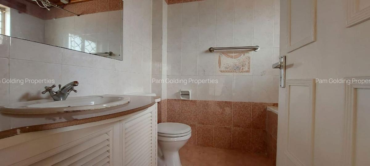 4 Bed House with En Suite in Kileleshwa - 6