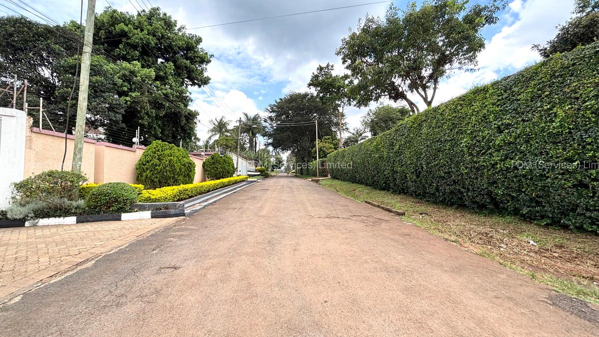 Land in Runda - 1