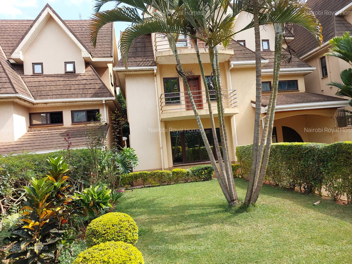 5 Bed Townhouse with En Suite at Lavington - 2