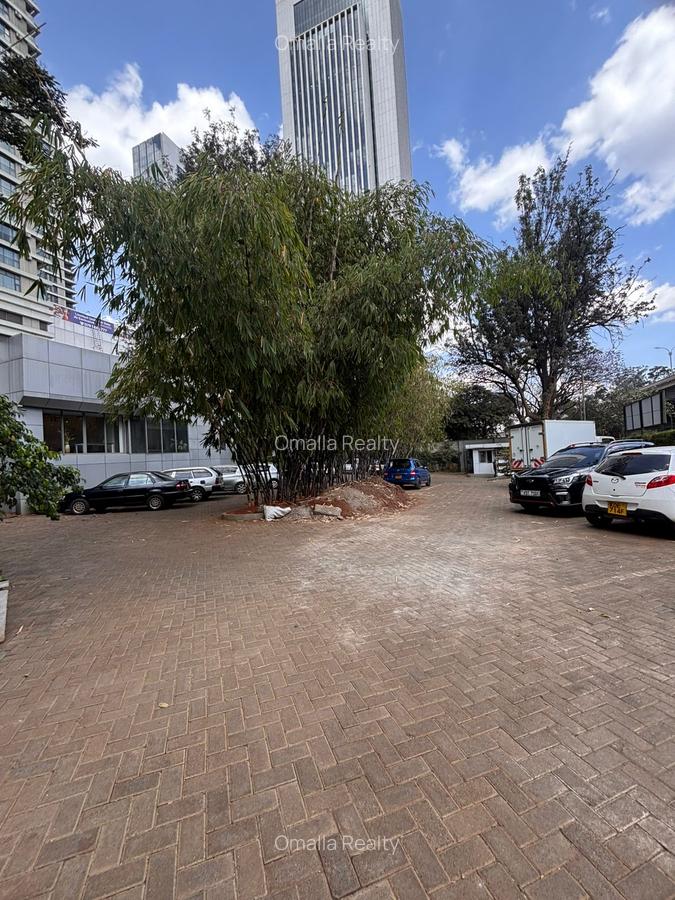 1,500 ft² Office with Backup Generator in Westlands Area - 5