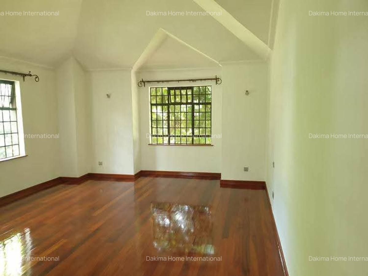 4 Bed Townhouse with En Suite in Spring Valley - 12