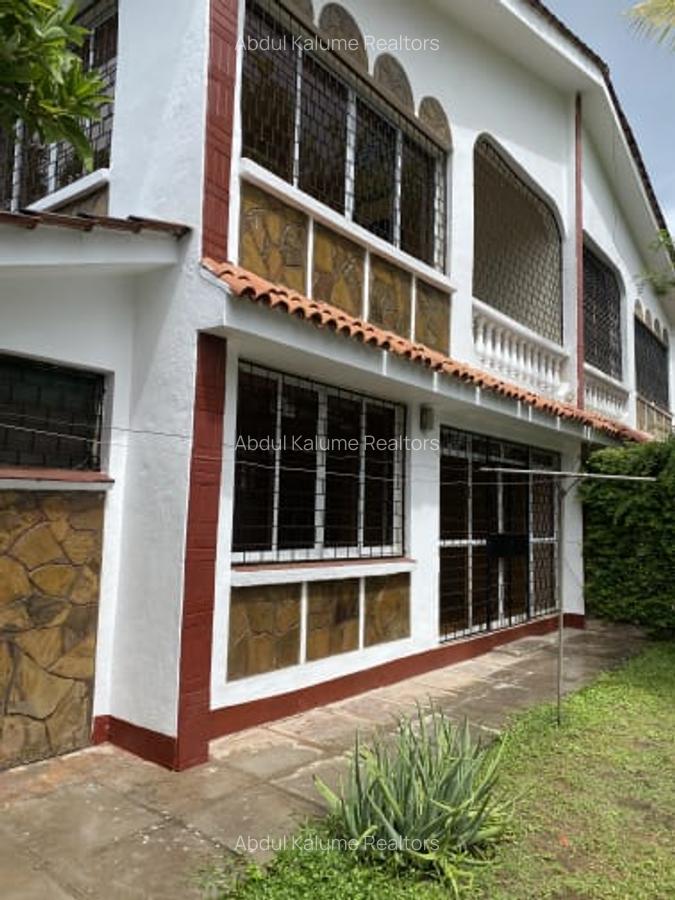 4 Bed House with En Suite at Nyali - 3