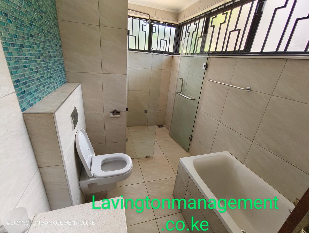 5 Bed House with En Suite at Lavington Green - 6