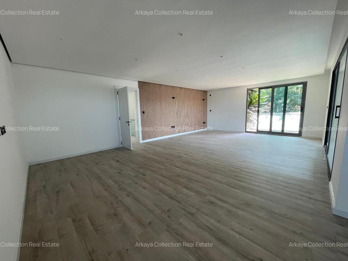 5 Bed Villa with En Suite in Lavington - 8