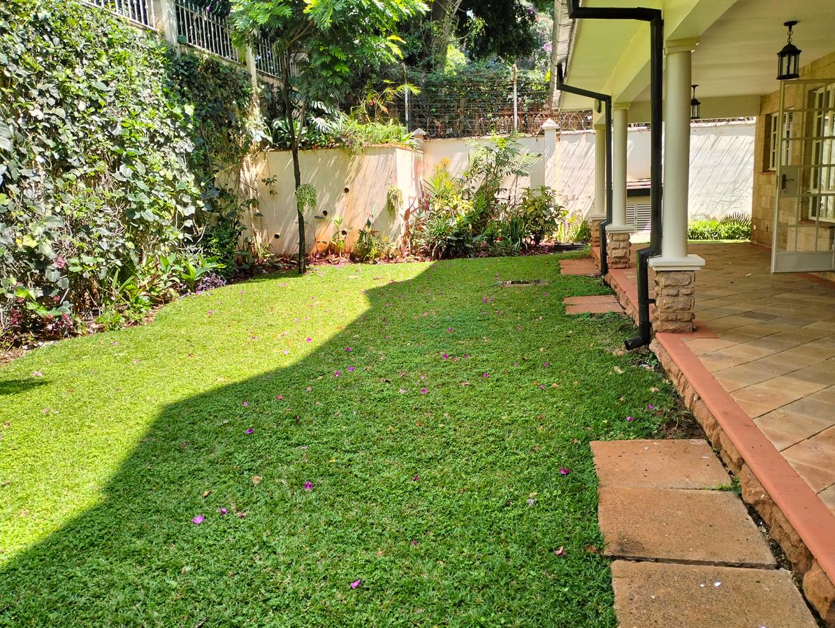 5 Bed Townhouse with En Suite in Lavington - 14