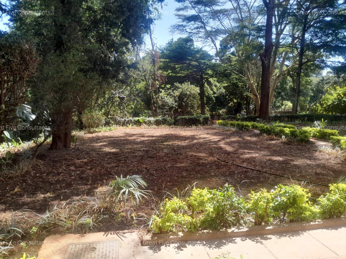 5 Bed Villa with En Suite in Nyari - 16