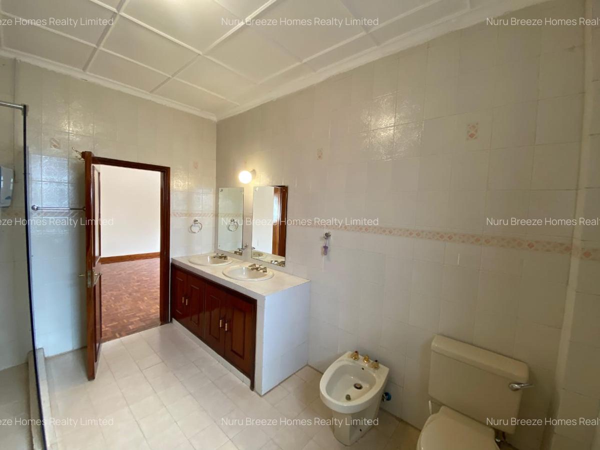 5 Bed Townhouse with En Suite in Nyari - 15
