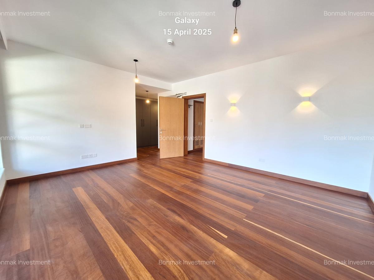 4 Bed Villa with En Suite at Rossylin Estate. - 13