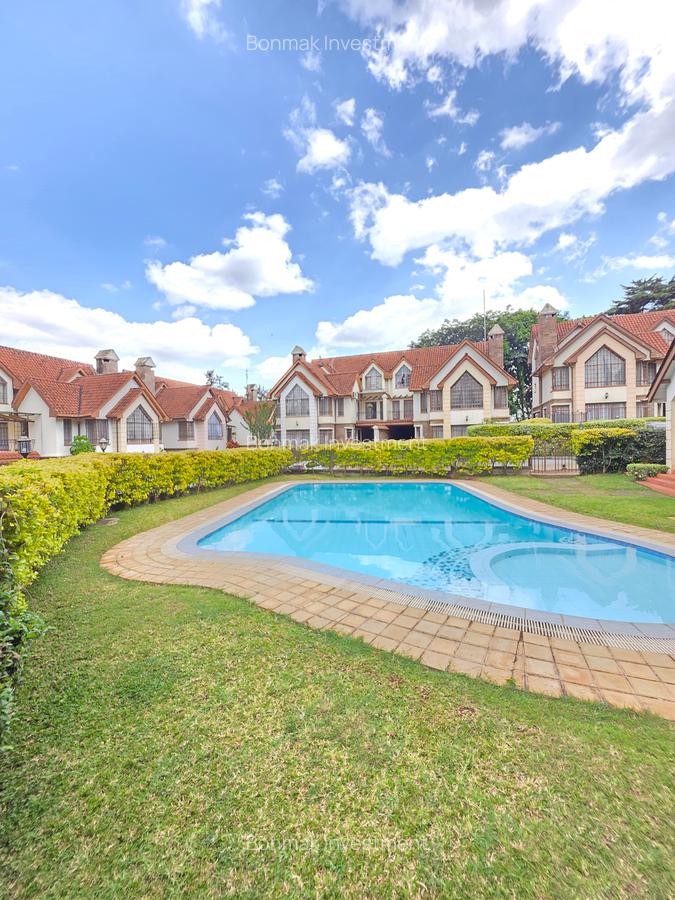 5 Bed Townhouse with En Suite at Lavington Green - 11