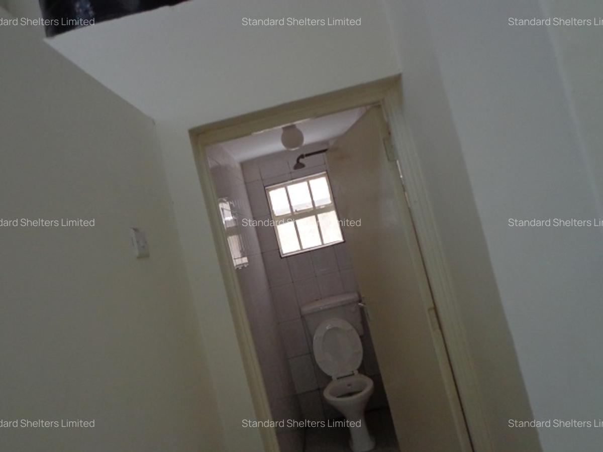 4,500 ft² Warehouse with Backup Generator in Industrial Area - 11