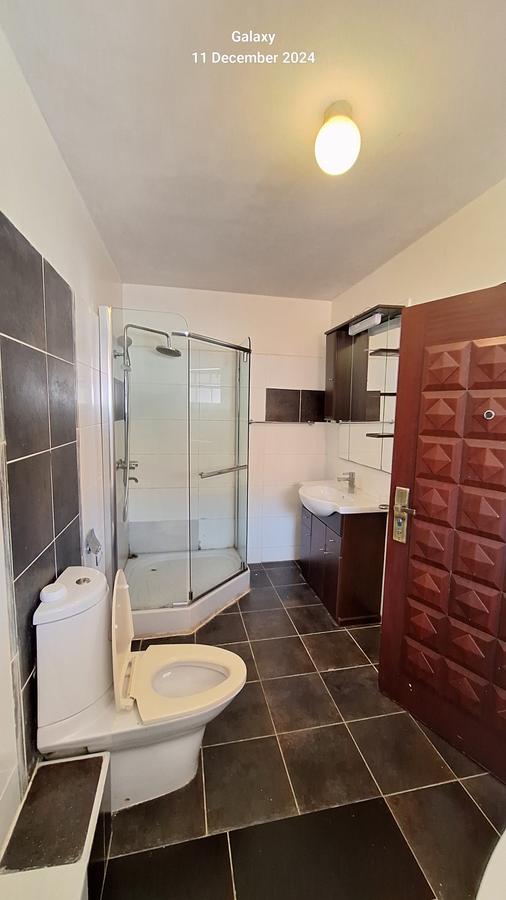 5 Bed Townhouse with En Suite at Lavington Green Area. - 8