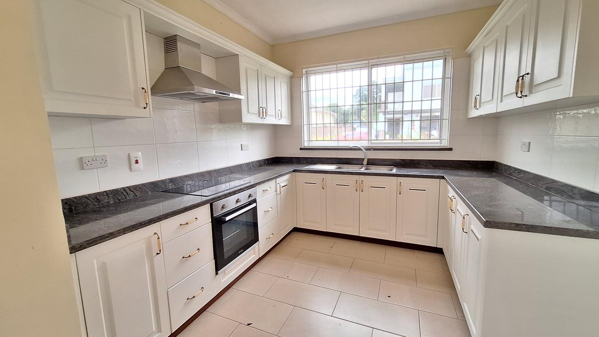 2 Bed Townhouse with En Suite at Runda Mumwe - 17