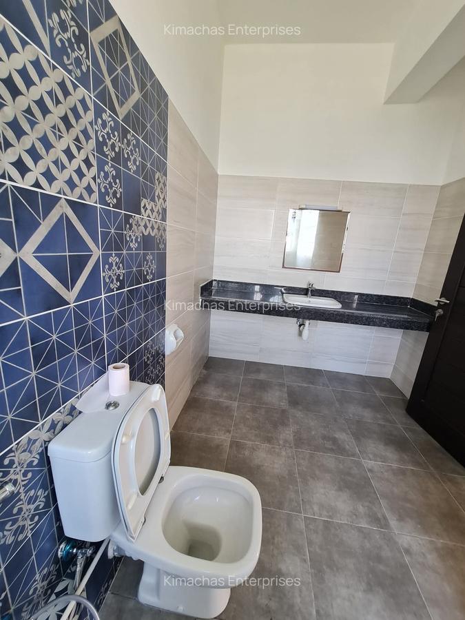 3 Bed Apartment with En Suite at Green Wood Drive - 11